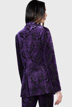 Load image into Gallery viewer, model showing back of blazer