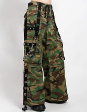 Load image into Gallery viewer, model showing side of pants