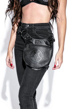 Load image into Gallery viewer, model wearing bag