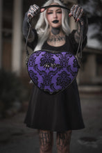 Load image into Gallery viewer, model holding bag