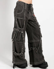 Load image into Gallery viewer, model showing side of pants