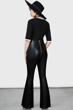 Load image into Gallery viewer, model showing back of pants