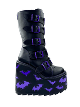 Load image into Gallery viewer, side of boot on display