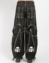 Load image into Gallery viewer, model showing back of pants