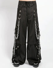 Load image into Gallery viewer, model showing front of pants