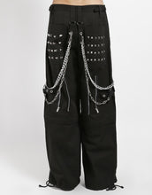 Load image into Gallery viewer, model showing back of pants