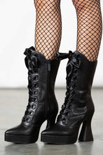 Load image into Gallery viewer, model showing side of boots