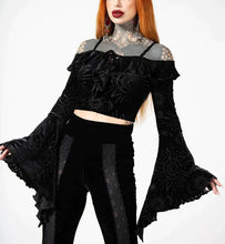 Load image into Gallery viewer, model showing front of top