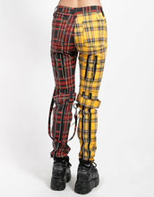 Load image into Gallery viewer, model showing back of pants