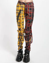 Load image into Gallery viewer, model showing front of pants