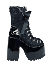 Load image into Gallery viewer, side of boot on display