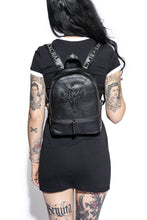 Load image into Gallery viewer, model showing backpack