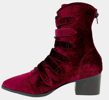 Load image into Gallery viewer, side of boot on display