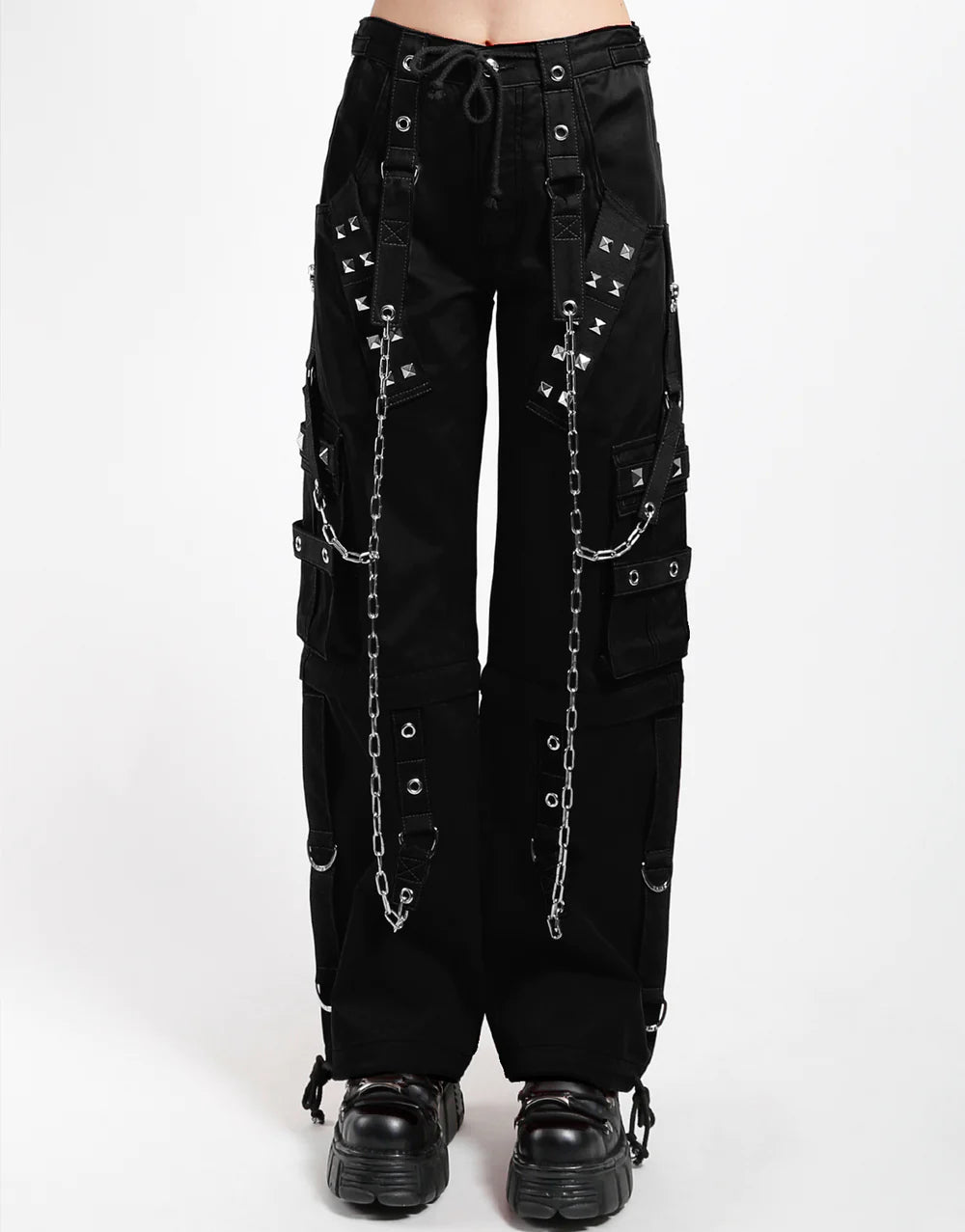 model showing front of pants