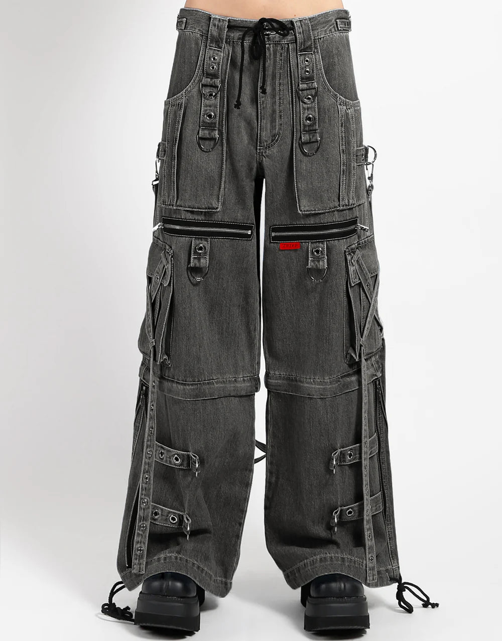 model showing front of pants