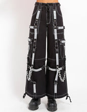 Load image into Gallery viewer, model showing front of pants
