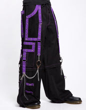 Load image into Gallery viewer, model showing side of pants
