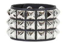 Load image into Gallery viewer, bracelet on display
